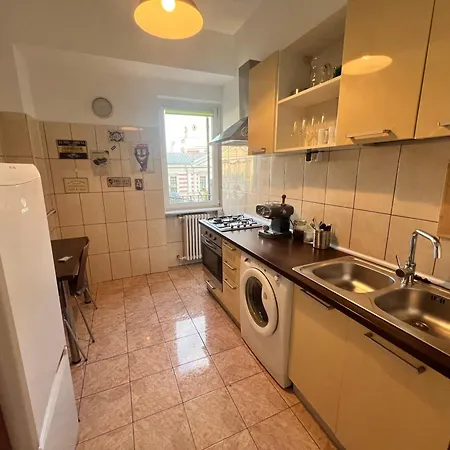 Lazynest - Cozy Apt Near Coltea Hospital Old Town * Bucharest