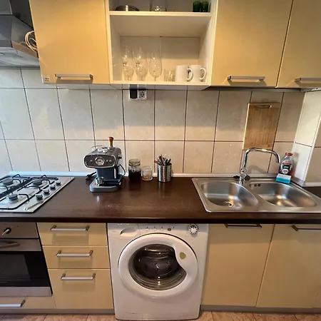Lazynest - Cozy Apt Near Coltea Hospital Old Town Bucharest