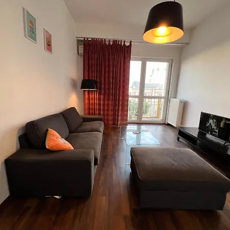Apartment Lazynest - Cozy Apt Near Coltea Hospital Old Town