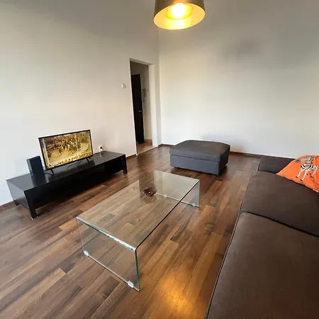 Apartment Lazynest - Cozy Apt Near Coltea Hospital Old Town