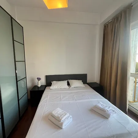 Apartment Lazynest - Cozy Apt Near Coltea Hospital Old Town Bucharest